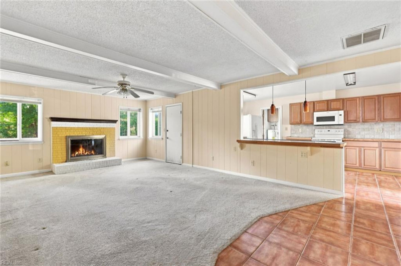Photo 10 of 27 residential for sale in Virginia Beach virginia