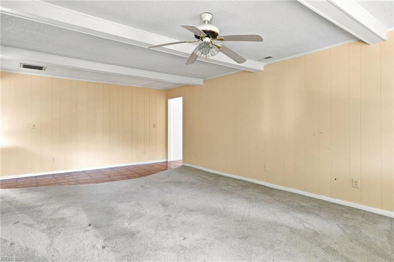 Photo 11 of 27 residential for sale in Virginia Beach virginia