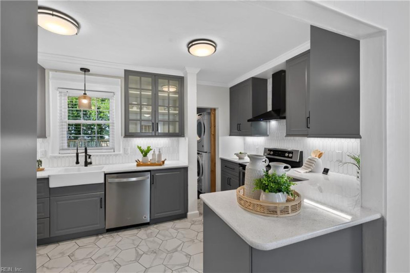 Photo 13 of 35 residential for sale in Norfolk virginia