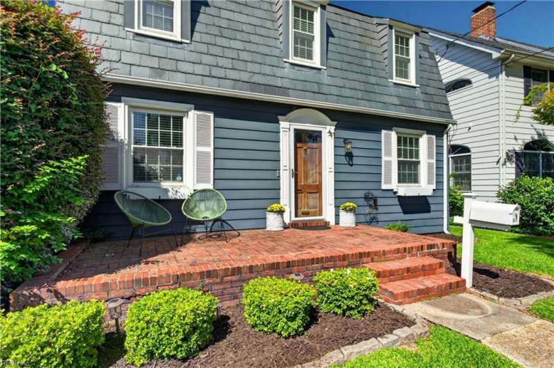 Photo 3 of 35 residential for sale in Norfolk virginia