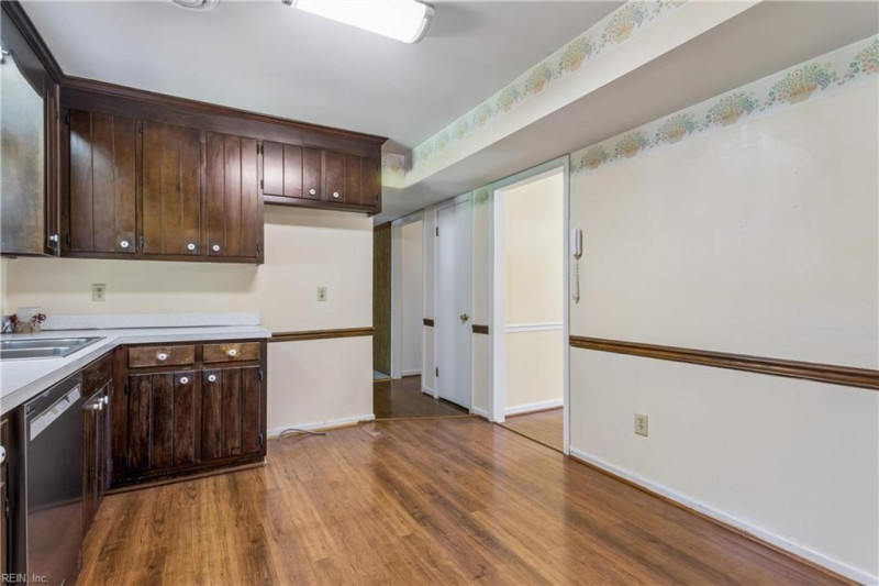 Photo 22 of 48 residential for sale in York County virginia