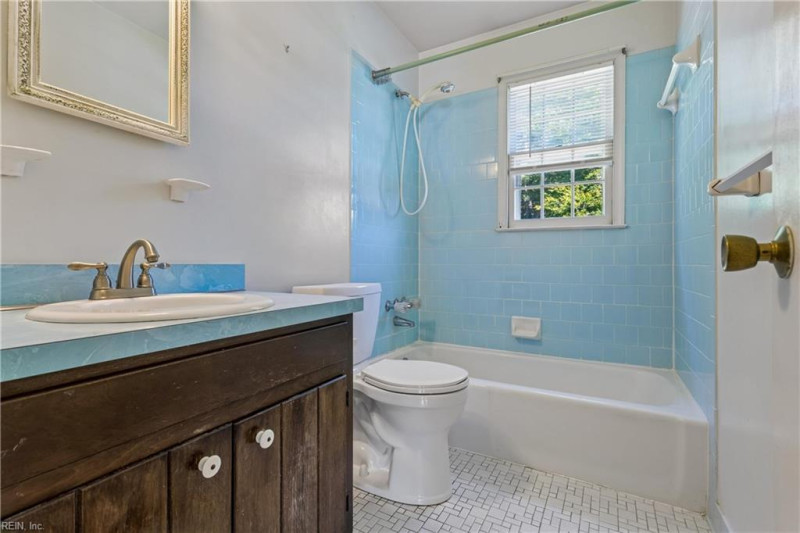 Photo 29 of 48 residential for sale in York County virginia