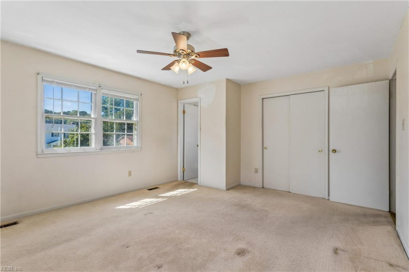 Photo 34 of 48 residential for sale in York County virginia