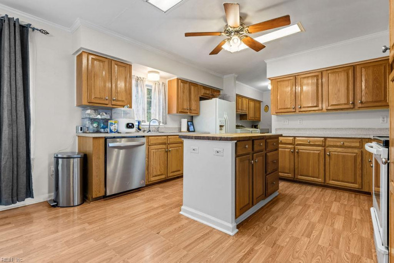 Photo 7 of 30 residential for sale in Surry County virginia