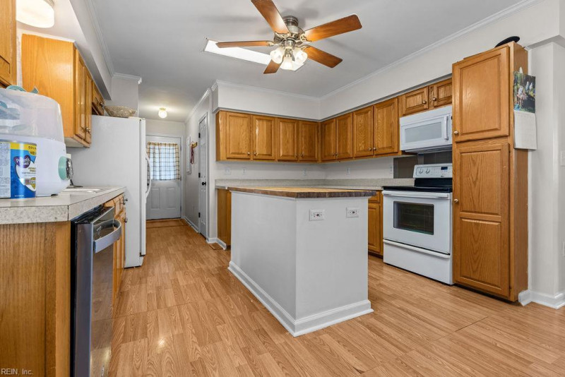 Photo 8 of 30 residential for sale in Surry County virginia