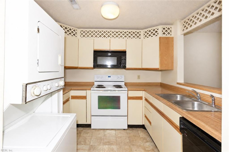 Photo 4 of 9 residential for sale in James City County virginia