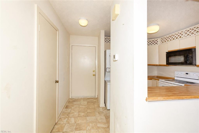 Photo 6 of 9 residential for sale in James City County virginia