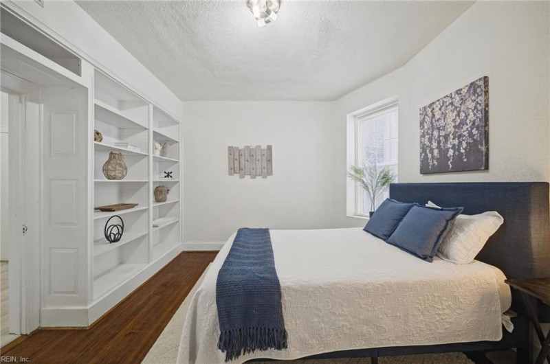 Photo 11 of 27 residential for sale in Norfolk virginia