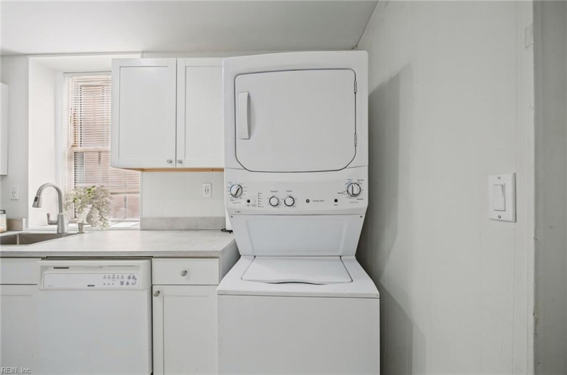Photo 16 of 27 residential for sale in Norfolk virginia
