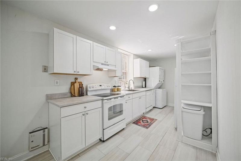 Photo 8 of 27 residential for sale in Norfolk virginia