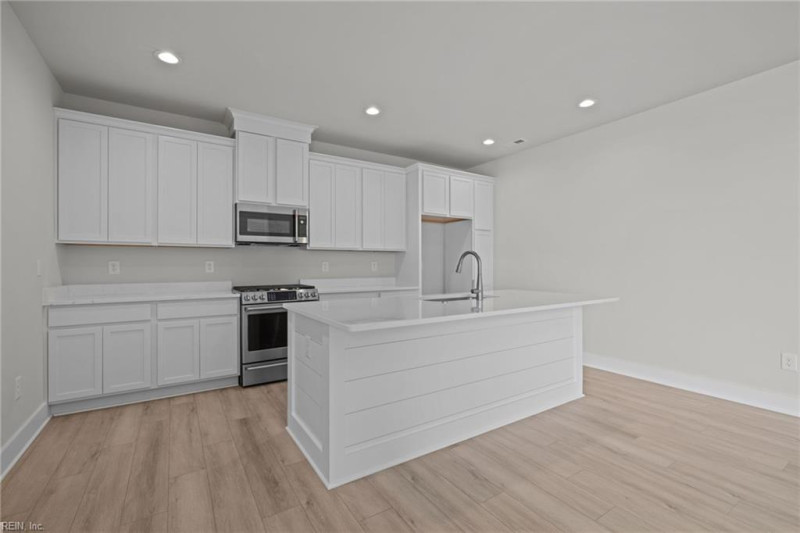Photo 11 of 27 residential for sale in Williamsburg virginia