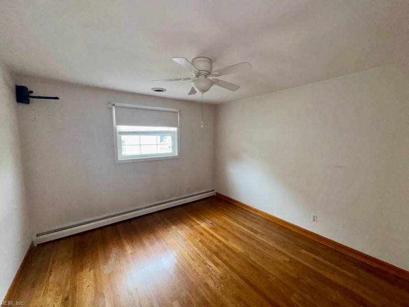 Photo 10 of 18 residential for sale in Portsmouth virginia