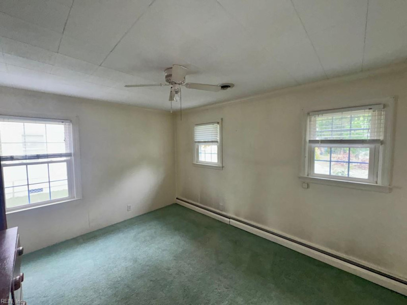 Photo 12 of 18 residential for sale in Portsmouth virginia