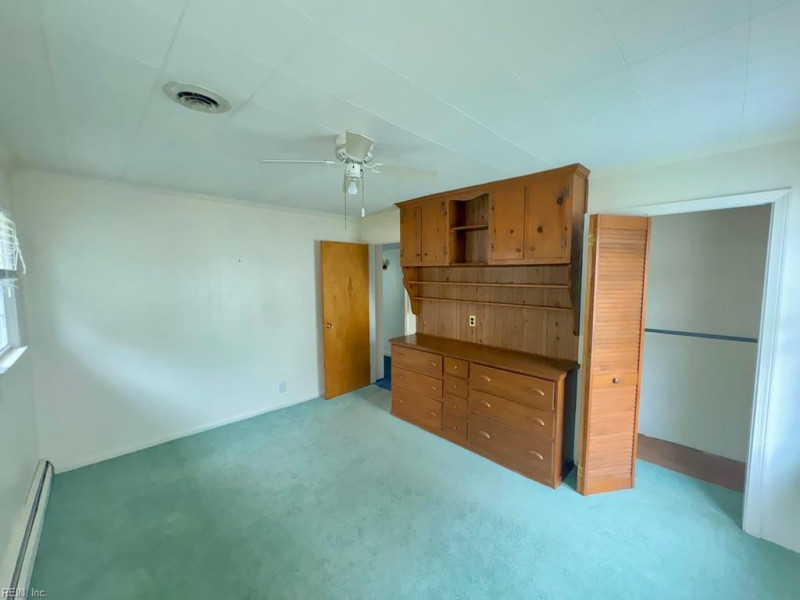 Photo 13 of 18 residential for sale in Portsmouth virginia