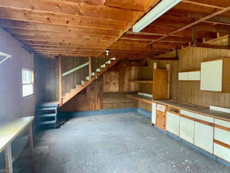 Photo 17 of 18 residential for sale in Portsmouth virginia