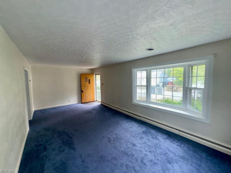 Photo 4 of 18 residential for sale in Portsmouth virginia