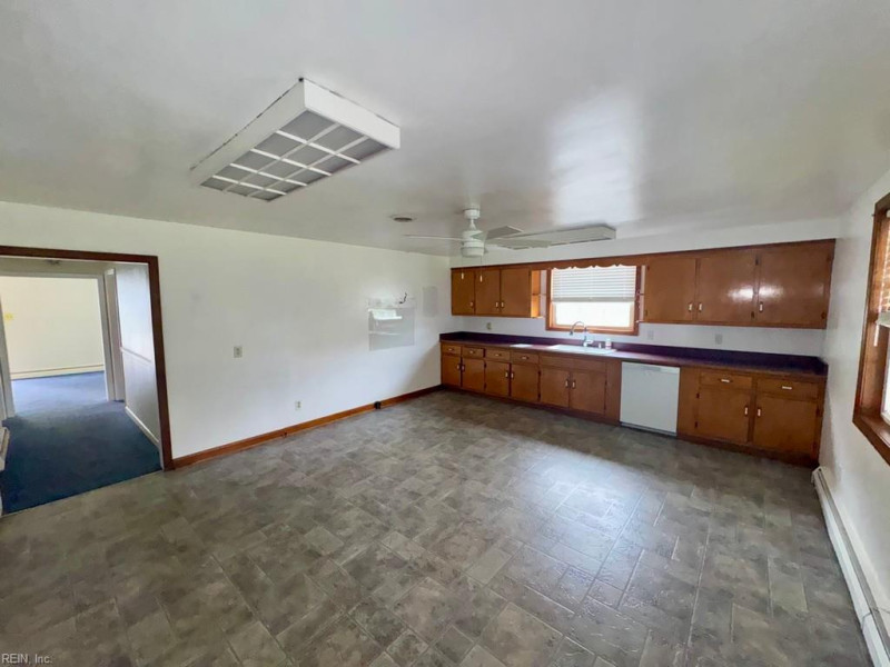 Photo 5 of 18 residential for sale in Portsmouth virginia