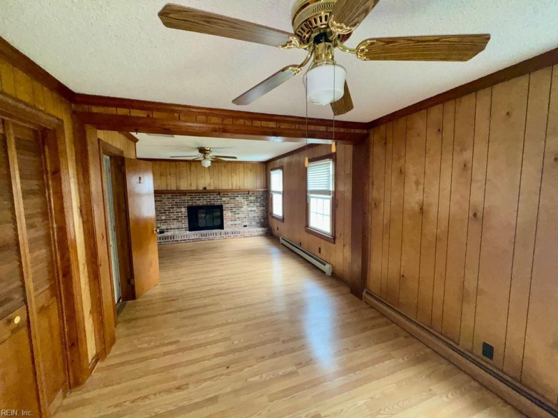 Photo 8 of 18 residential for sale in Portsmouth virginia