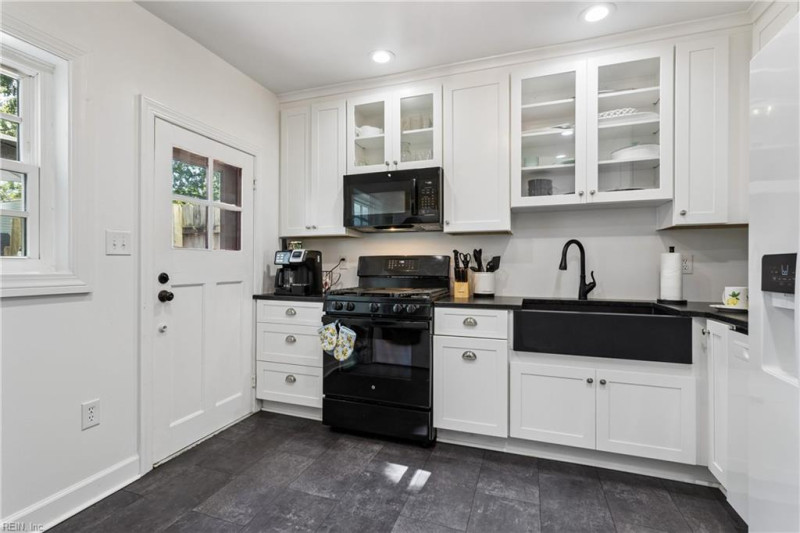 Photo 16 of 46 residential for sale in Newport News virginia