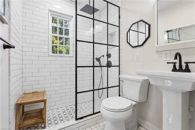 Photo 25 of 46 residential for sale in Newport News virginia