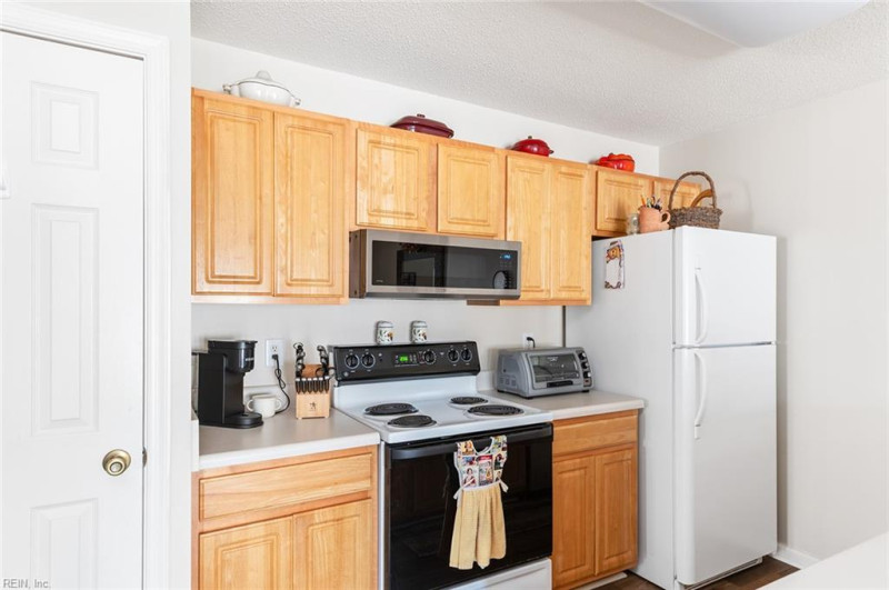 Photo 18 of 50 residential for sale in Williamsburg virginia