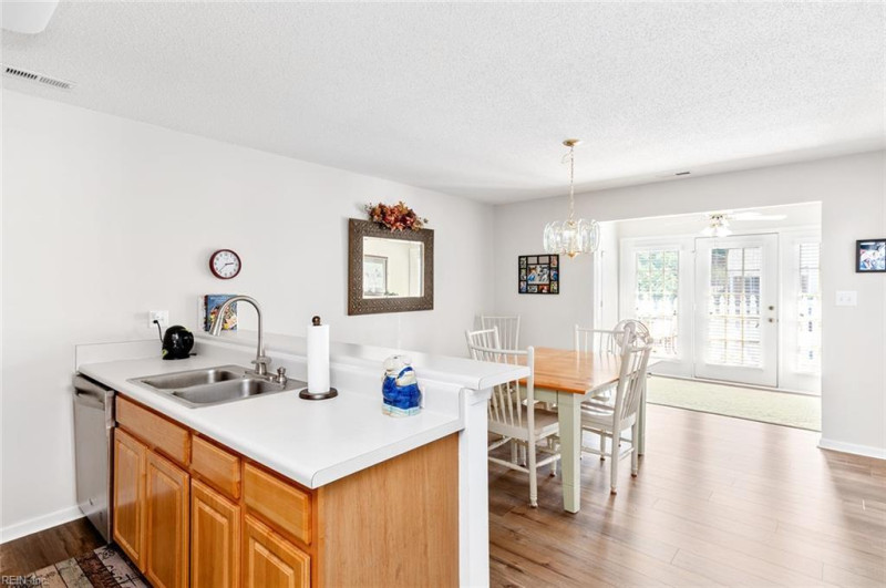 Photo 20 of 50 residential for sale in Williamsburg virginia