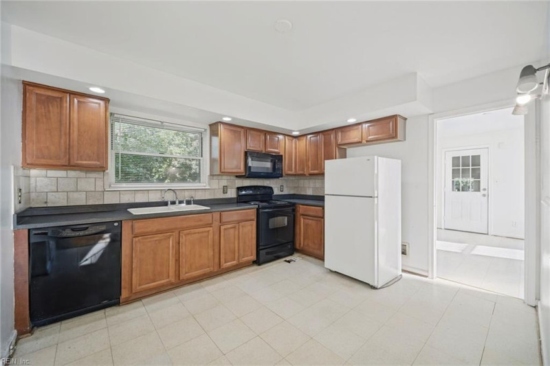Photo 12 of 38 residential for sale in Chesapeake virginia Photo 12 of 38 residential for sale in Chesapeake virginia