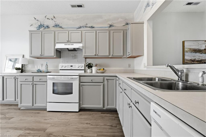 Photo 10 of 41 residential for sale in Virginia Beach virginia Photo 10 of 41 residential for sale in Virginia Beach virginia