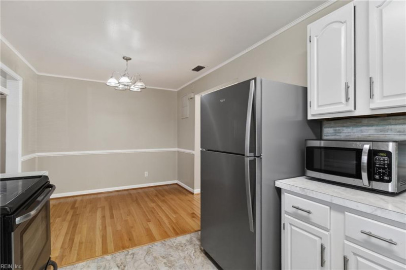 Photo 10 of 28 residential for sale in Norfolk virginia