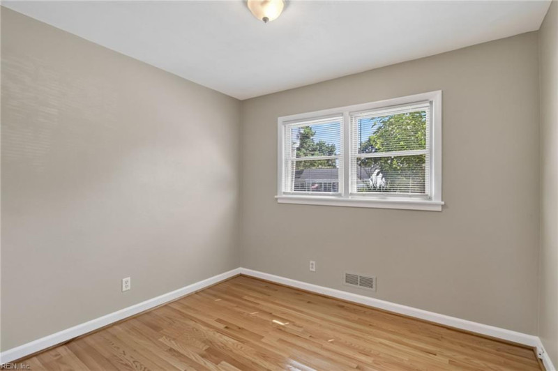 Photo 18 of 28 residential for sale in Norfolk virginia