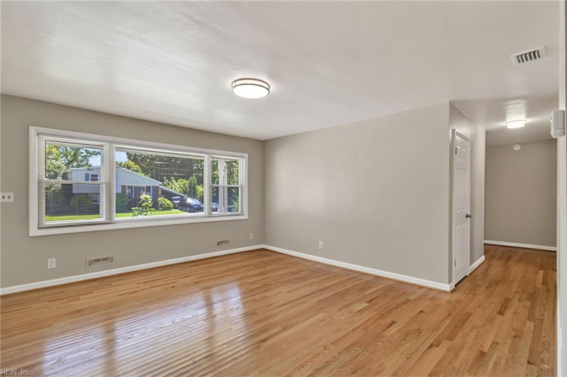 Photo 4 of 28 residential for sale in Norfolk virginia