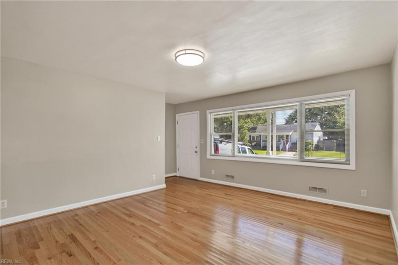 Photo 7 of 28 residential for sale in Norfolk virginia