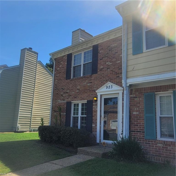 Photo 4 of 23 residential for sale in Chesapeake virginia Photo 4 of 23 residential for sale in Chesapeake virginia