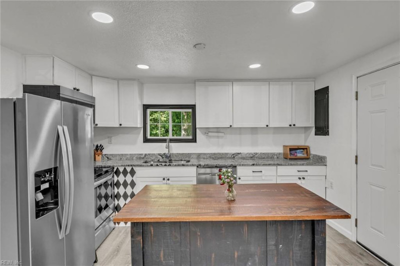 Photo 12 of 45 residential for sale in Suffolk virginia