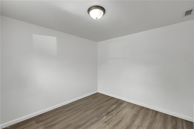 Photo 17 of 45 residential for sale in Suffolk virginia
