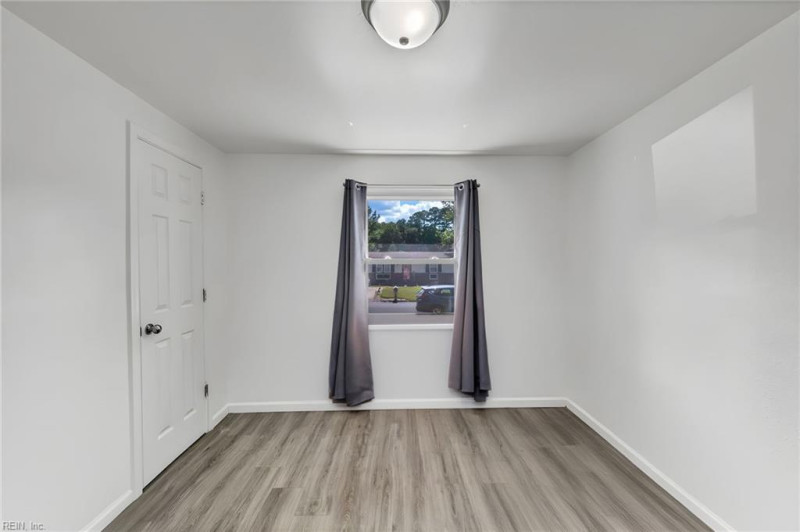 Photo 20 of 45 residential for sale in Suffolk virginia
