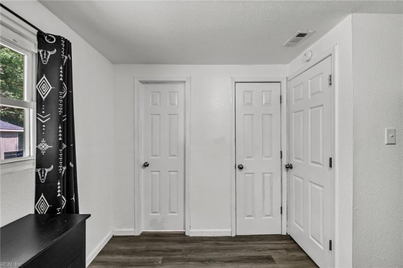 Photo 35 of 45 residential for sale in Suffolk virginia