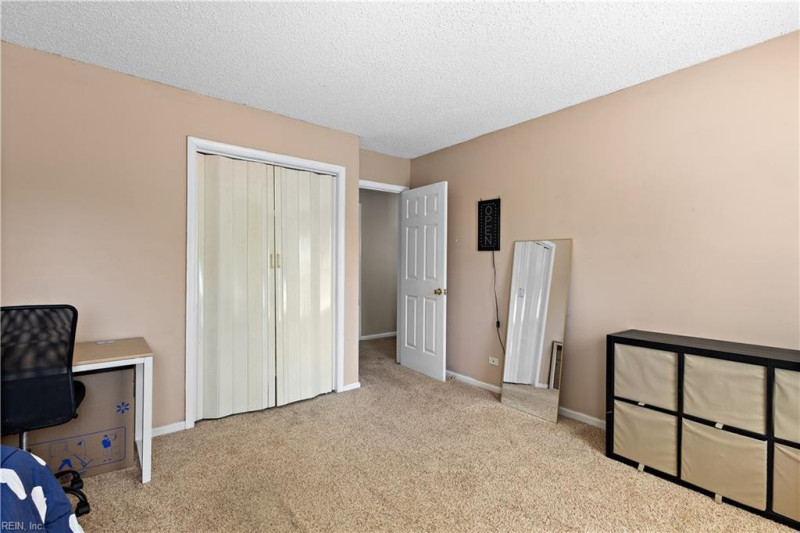 Photo 17 of 42 residential for sale in Chesapeake virginia Photo 17 of 42 residential for sale in Chesapeake virginia