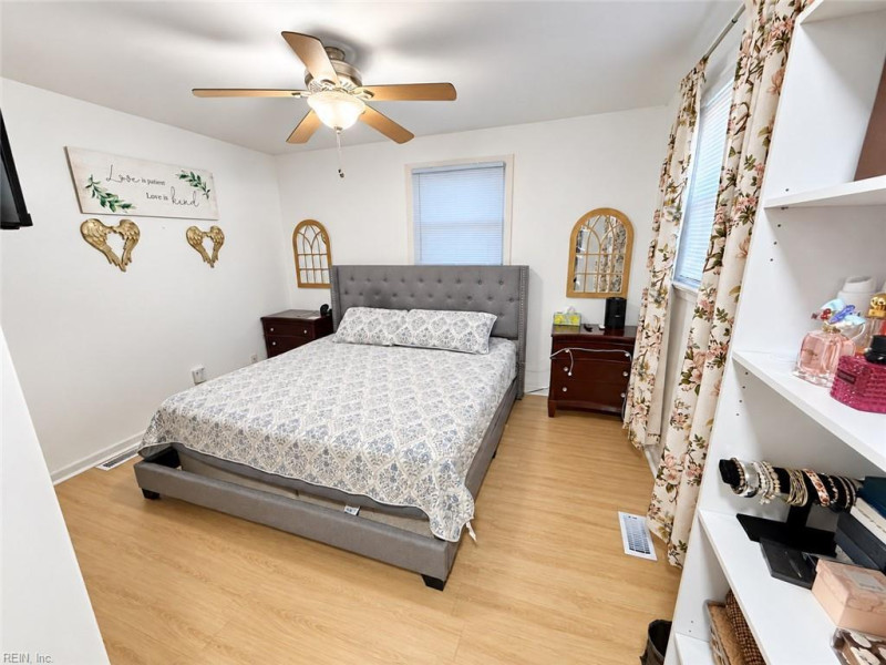 Photo 16 of 37 residential for sale in Chesapeake virginia Photo 16 of 37 residential for sale in Chesapeake virginia