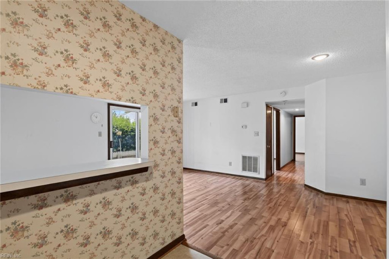 Photo 13 of 22 residential for sale in Newport News virginia