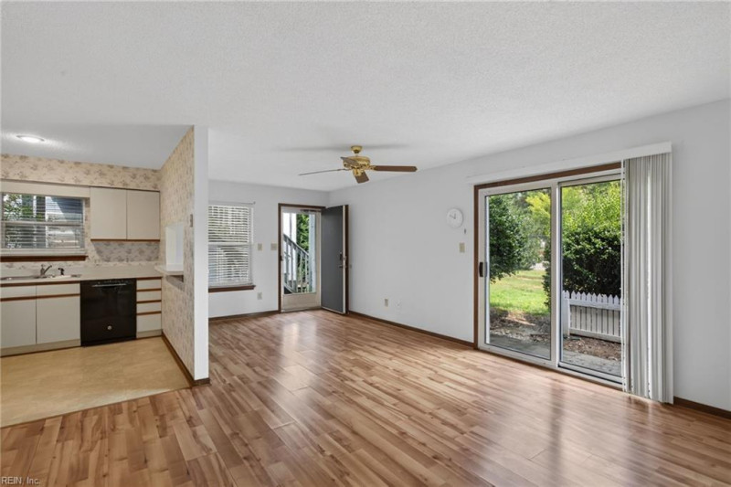 Photo 6 of 22 residential for sale in Newport News virginia