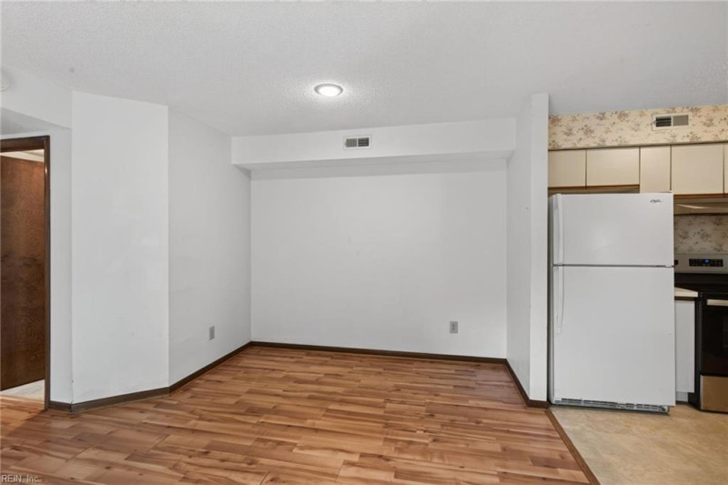 Photo 8 of 22 residential for sale in Newport News virginia