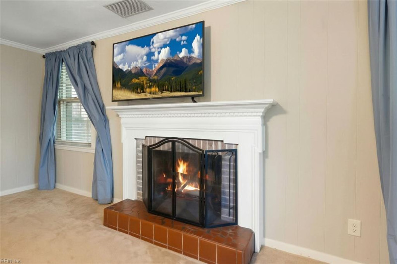 Photo 14 of 24 residential for sale in Portsmouth virginia