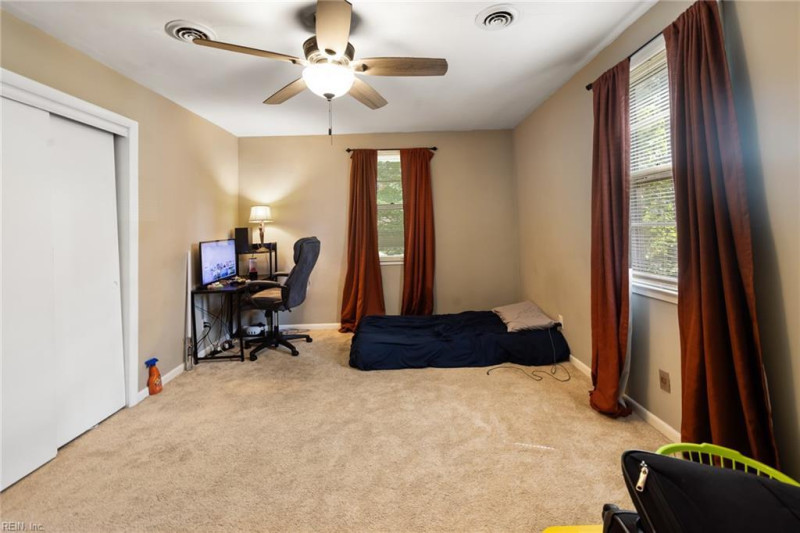 Photo 19 of 24 residential for sale in Portsmouth virginia