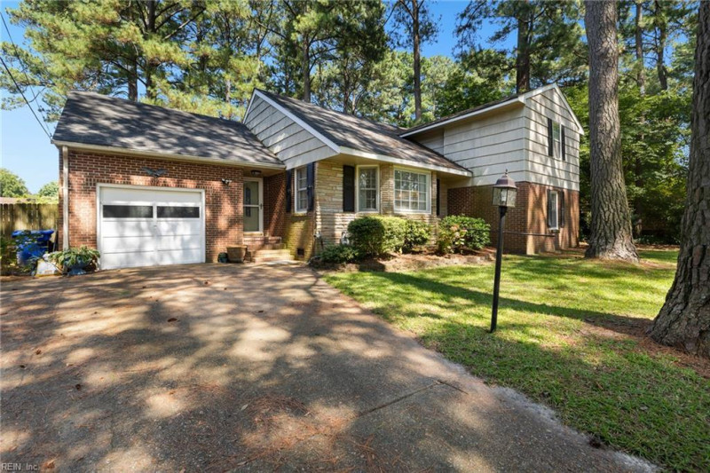 Photo 3 of 24 residential for sale in Portsmouth virginia