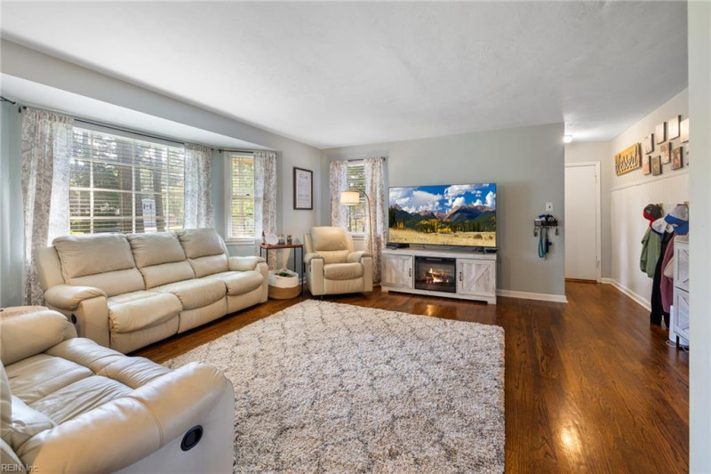 Photo 8 of 24 residential for sale in Portsmouth virginia
