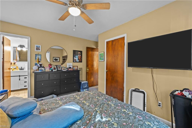 Photo 12 of 32 residential for sale in Chesapeake virginia Photo 12 of 32 residential for sale in Chesapeake virginia