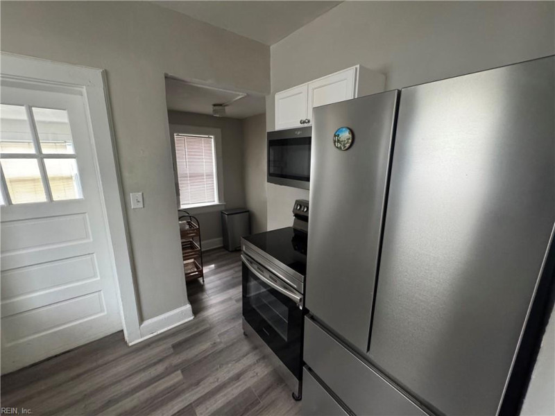 Photo 7 of 17 residential for sale in Norfolk virginia