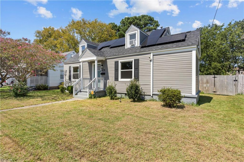 Photo 3 of 34 residential for sale in Norfolk virginia
