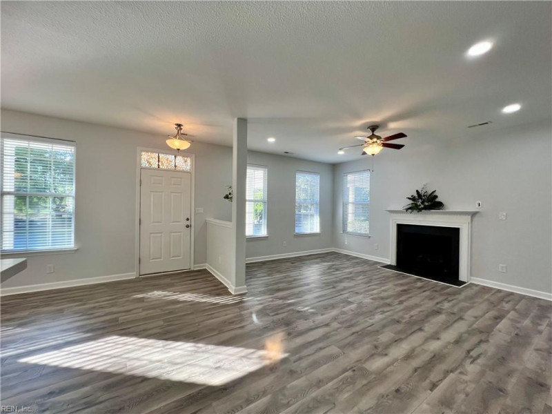 Photo 14 of 49 residential for sale in Portsmouth virginia